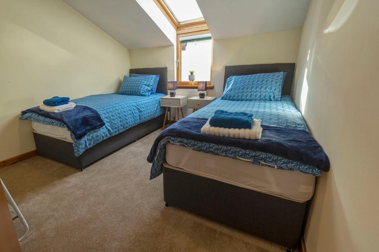 Stylish 2 Bedroom - 2 Miles Inverness City Centre Номер фото